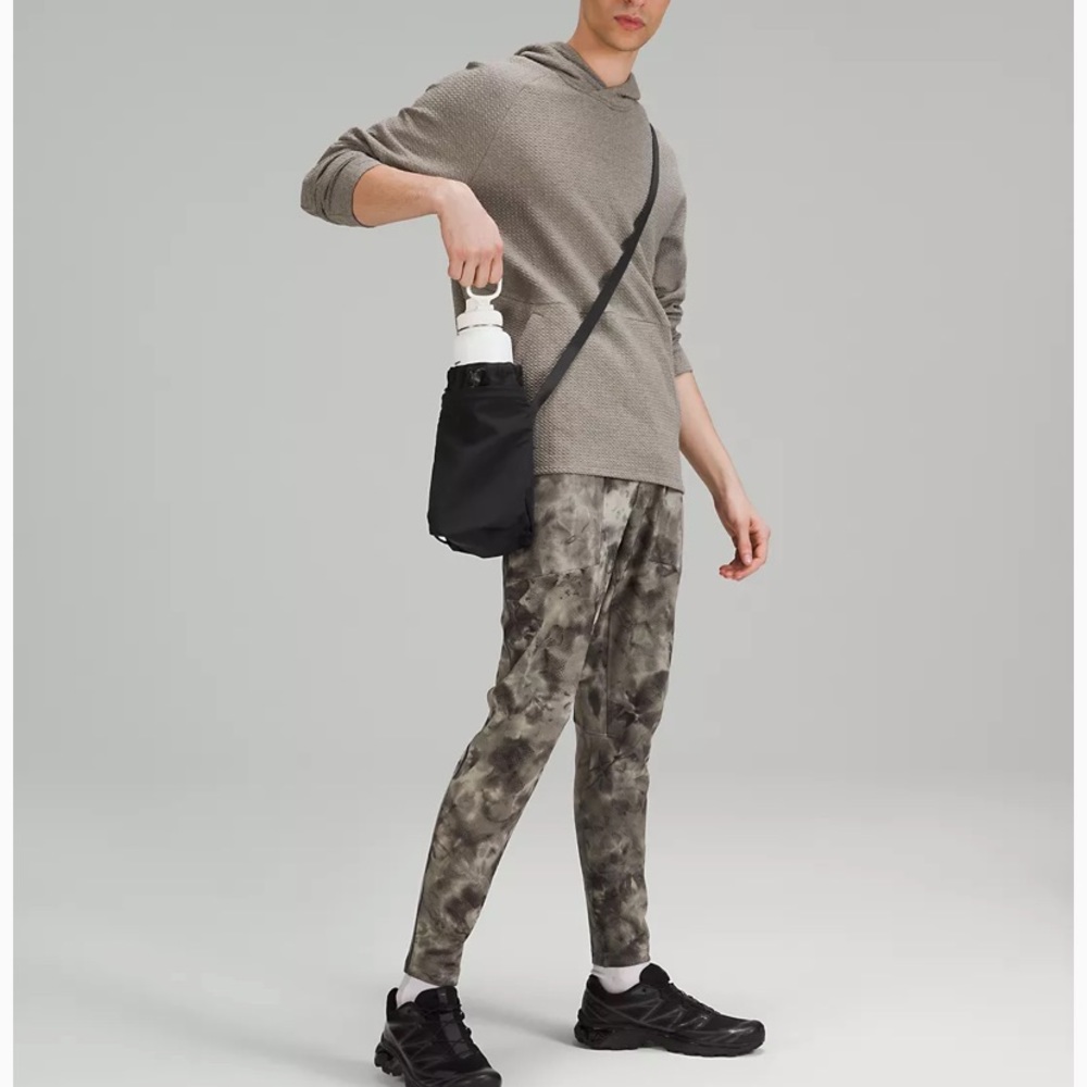 Lululemon Water Bottle Crossbody Bag 2.5L